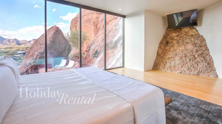 vacation rental built into camelback mountain bedroom