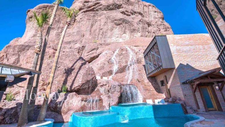 vacation rental casita and pool built into camelback mountain